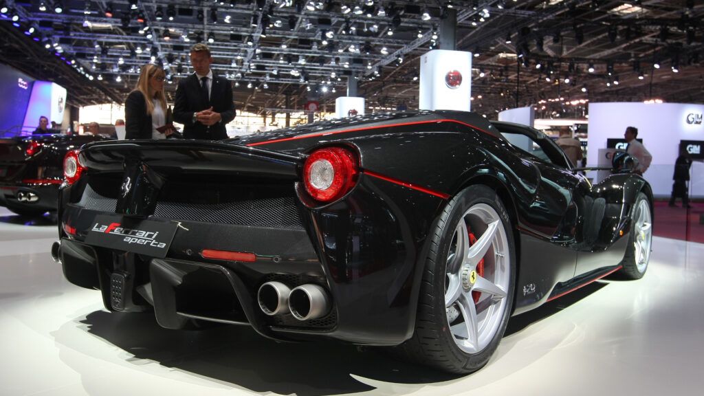 El último LaFerrari Aperta será subastado con fines benéficos