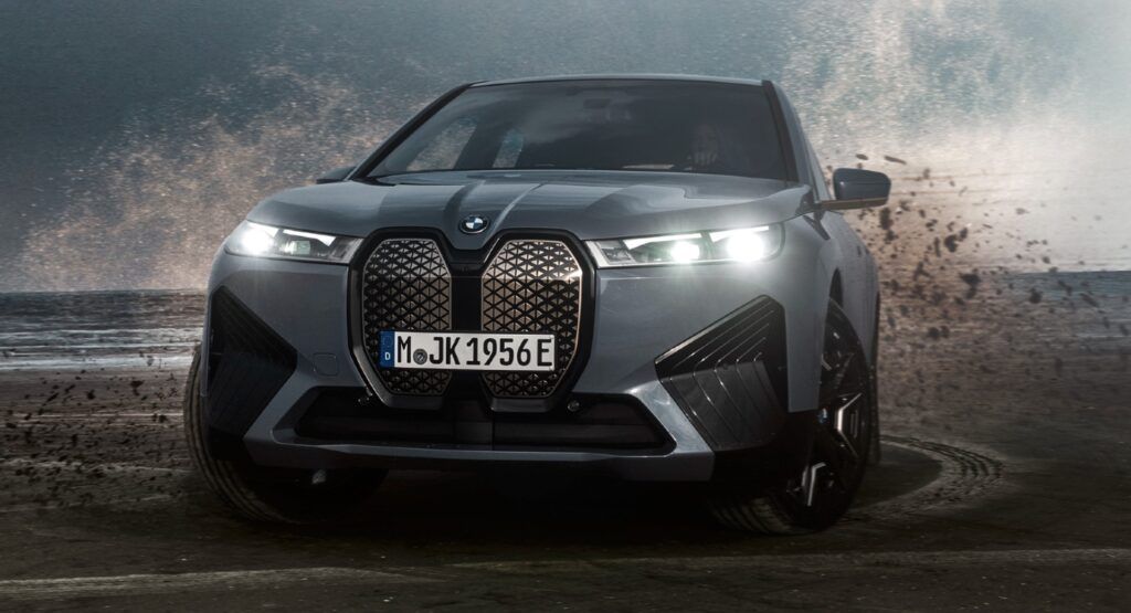 2023 BMW iX M60 es un SUV eléctrico con un precio de $ 105,100 con 610 caballos de fuerza y un alcance de 280 millas
