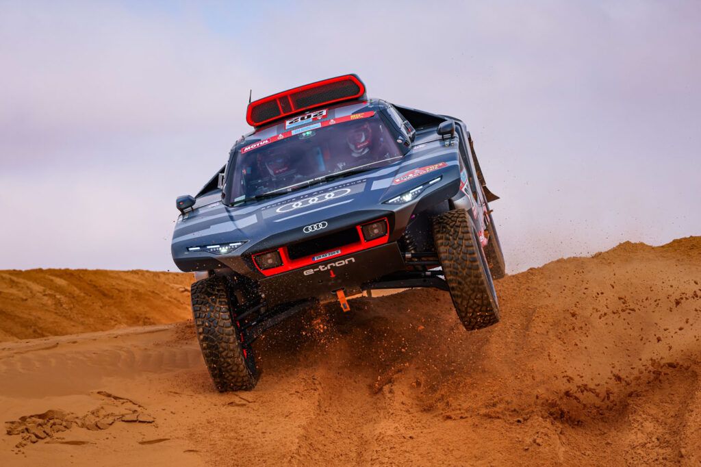 Carlos Sainz confirma su liderazgo del Team Audi Sport en el Dakar 2022.