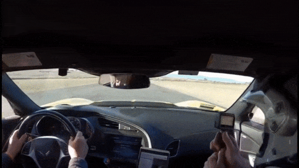 Corvette C7 Z06 destrozado después de un vuelco después de un accidente grave en Willow Springs