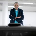 El GMA T.33 está propulsado por un Cosworth V12 actualizado que acelera a 11,100 rpm