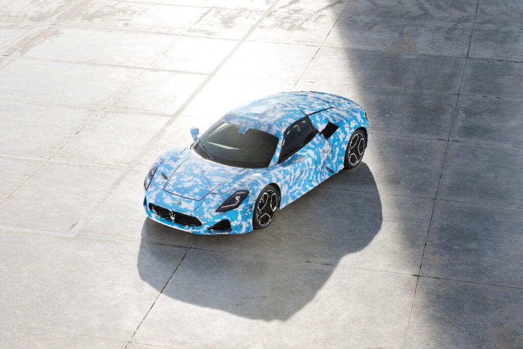 Maserati MC20 convertible disfrazado
