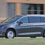 Revisión, precios y especificaciones de la Chrysler Pacifica 2017