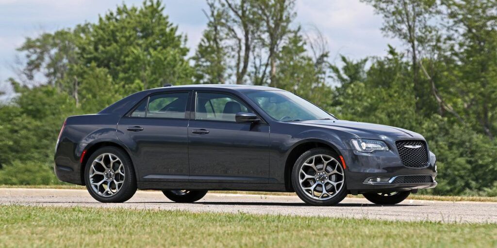 Revisión, precios y especificaciones del Chrysler 300 2017