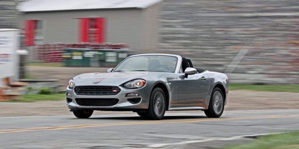 Revisión, precios y especificaciones del Fiat 124 Spider 2017