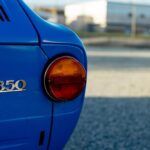 Disfruta de este Fiat 850 Coupé, con motor Kawasaki Ninja