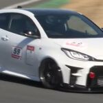 El Toyota GR Yaris tuneado con 355 CV recorre el circuito de Tsukuba más rápido que un Nissan GT-R Nismo