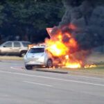 Apagar el fuego en un coche electrico