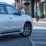 Un estudio dice que los vehículos grandes tienen más probabilidades que los automóviles de atropellar a los peatones al girar