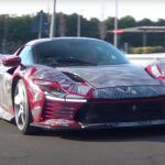 El Ferrari Daytona SP3 luce increíble, incluso con camuflaje