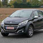 El futuro Peugeot 1008 juega al pesar con un aspecto provisional