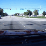 Increíble accidente muestra a Jaguar tomando GMC Acadia