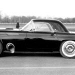 Ford fabrica un Thunderbird con motor Boeing en Los Ángeles 50