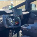 Echa un vistazo al interior del último prototipo de Tesla Cybertruck con un grupo de instrumentos independiente