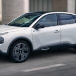 El nuevo Citroen C4 X debuta en versiones ICE y EV como un C4 más largo y elegante