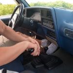 Esto es lo que sucede cuando pones la marcha atrás en un Ford Ranger mientras conduces 50 mph en 4WD