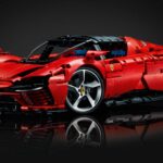 Ferrari Daytona SP3 de Lego Technic, con una caja funcional