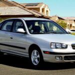 Alguien guardó este Hyundai Elantra 2003 como si fuera un automóvil clásico de valor incalculable para que usted lo compre