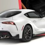 Transmisión manual 2023 Toyota GR Supra Stratosphere Blue cuesta lo mismo que automática