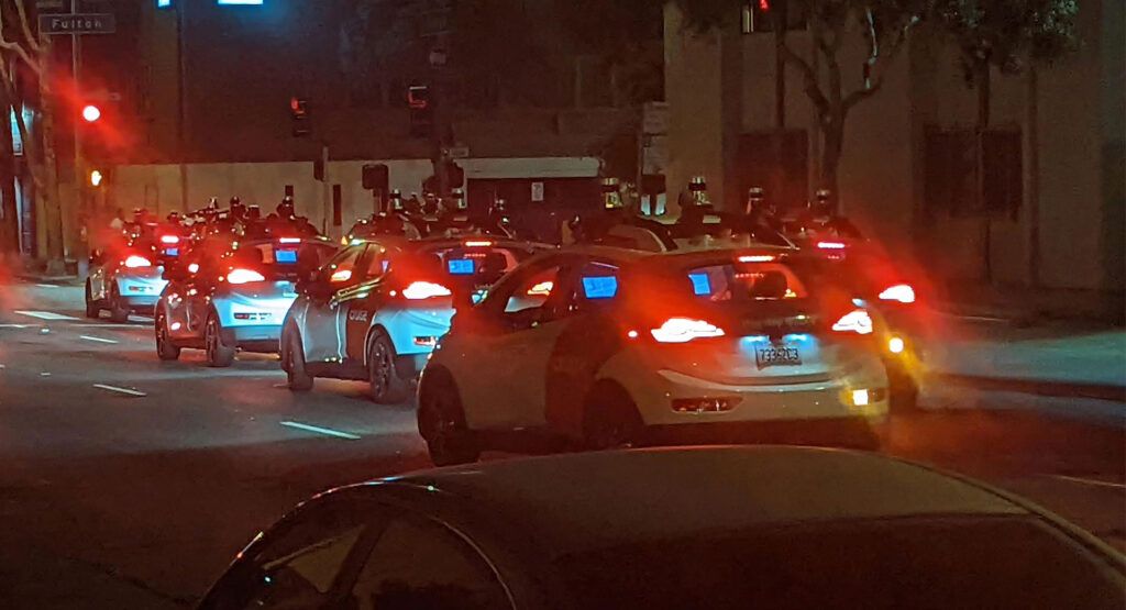 Un enjambre de robotaxis de crucero se confundió y bloqueó una calle en San Francisco