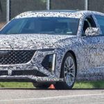 2024 Cadillac CT6 espiado con unidades de iluminación de producción