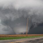 Consejos de seguridad para tornados mientras conduce