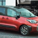 El nuevo Toyota Sienta debuta en Japón como un monovolumen híbrido de tres filas basado en el Yaris