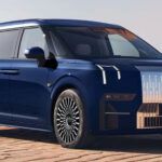 La minivan eléctrica Zeekr 009 se muestra antes de su debut a finales de este mes