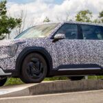 Adelanto del Kia EV9 camuflado de cara a su debut en 2023