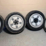 Estas raras ruedas BMW M1 te costarán casi tanto como un Toyota Corolla