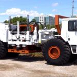 Este camión gigante se llama T-Rex y provoca terremotos