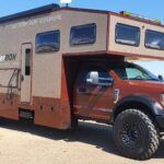 WanderBOX Outpost 35, una gigantesca caravana de coches todoterreno