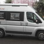 Mira esta camper compacta, asequable y con cuatro plazas para Dormir