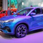 BYD irrumpe en París con el crossover Atto 3, Han Sedan y Tang SUV destacando su lanzamiento europeo