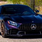 El Mercedes-AMG GT R Pro morado oscuro con carbono se ve casi perfecto