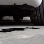 Cómo verificar si hay fugas en el automóvil