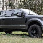 MegaRexx transformó la Ford F-250 en un SUV de 9 plazas