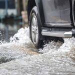 Consejos para conducir en inundaciones repentinas | Carriles de vida