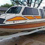 Esta caravana Lancha adicional está hecha de piezas de Dodge y Mustang.