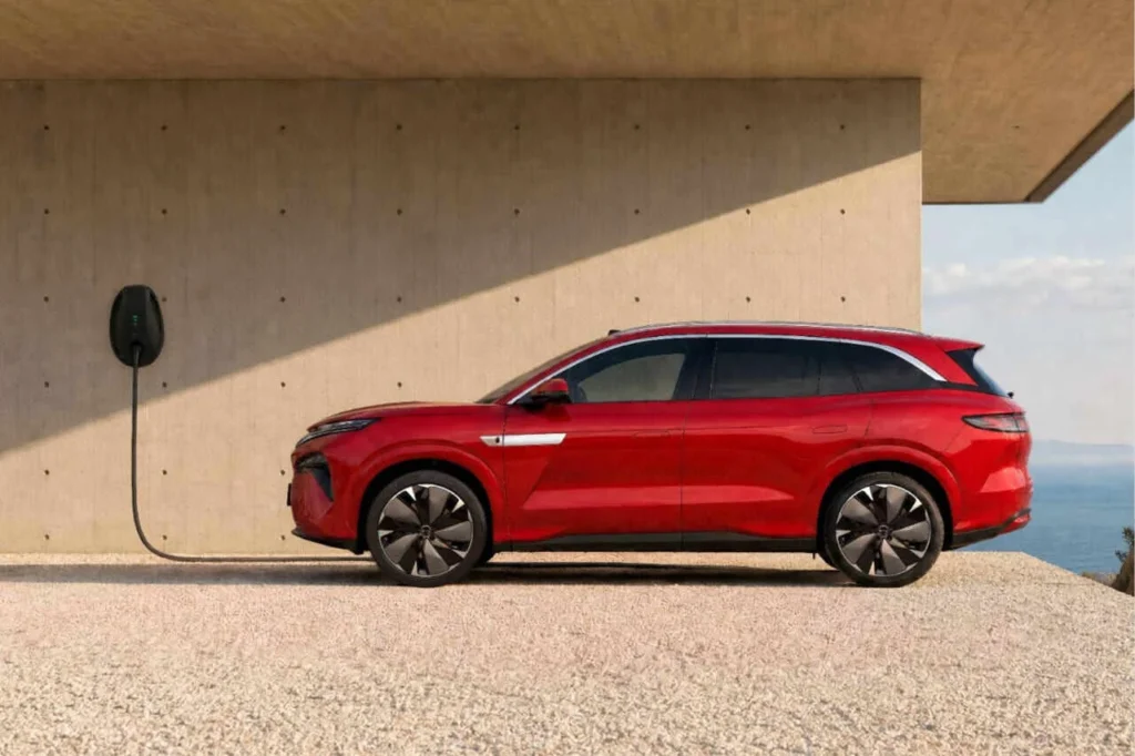 BYD ATTO 8